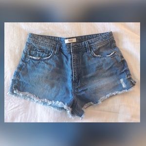Mid/high rise jean shorts 29